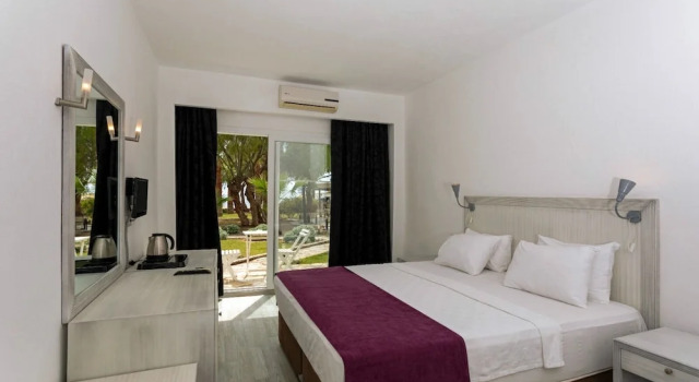 Двухместный номер Standard CHARM BEACH HOTEL