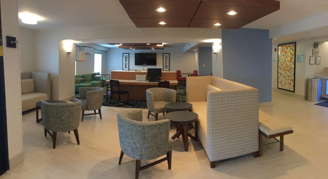 Holiday Inn Express & Suites - Albany Airport - Wolf Road by IHG, Забронировать Отель Олбани Hudson Valley