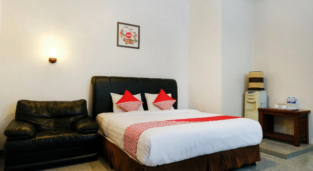 Двухместный люкс Urbanview Omah Pari Boutique Hotel