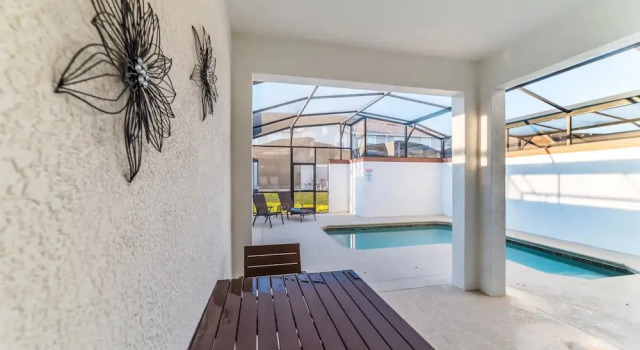 4bed Home in Storey Lake With Private Pool, Rezerwuj Willa Hotele w Kissimmee z parkingiem, Parking