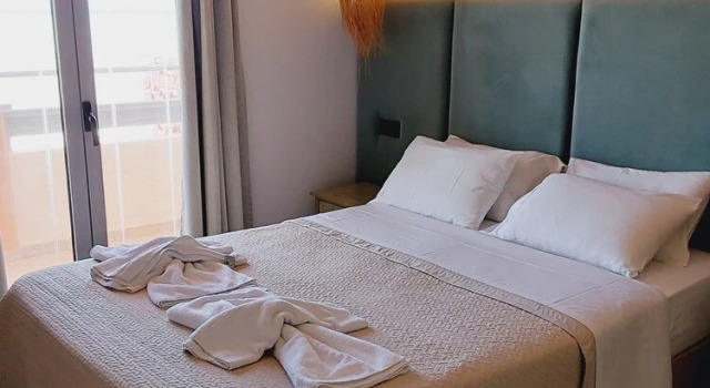 Двухместный номер Standard с балконом Ninos On The Beach Hotel