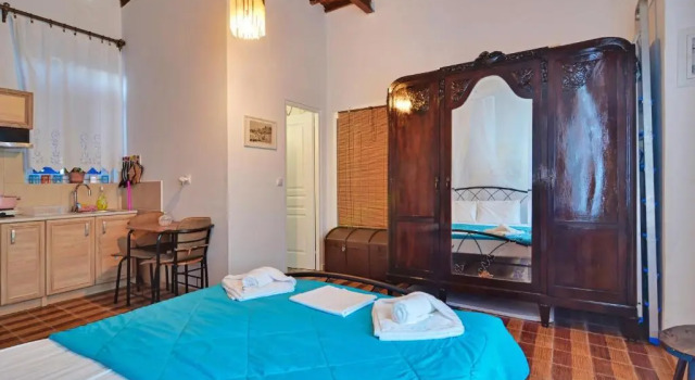 Persephone - Newly Renovated Cycladic Studio, Prenota Hotel Adamas 