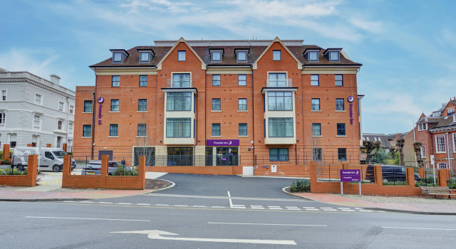 Premier Inn Royal Tunbridge Wells, Забронировать Отель Отели Роял-Танбридж-Уэллс 3 звезды, рядом с Calverley Grounds, 3*