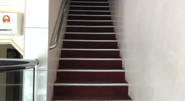 Hotel Perdana, Rezerwuj Hotel Hotele w Sarawak z parkingiem, Parking