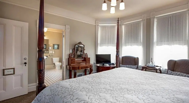 Двухместный номер Standard с видом на город O Canada House Bed & Breakfast