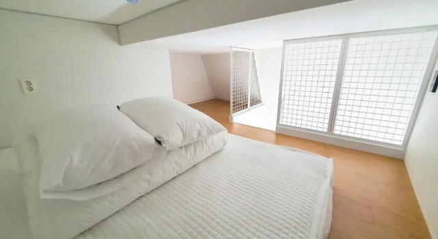Люкс YOLO Guesthouse
