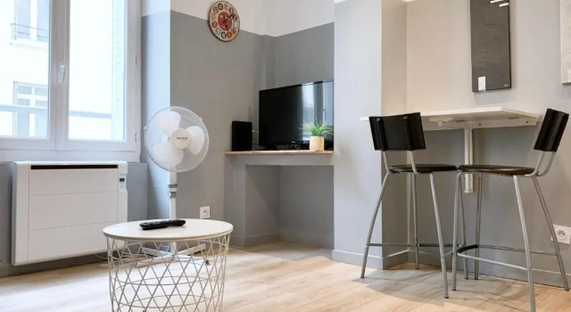 Студия Pleasant renovated studio apartment GEM and Tram ACE #A2