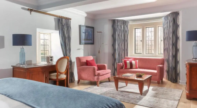 Двухместный номер Superior Whatley Manor