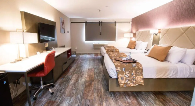 Четырёхместный номер Standard Empeiria High Sierra Hotel