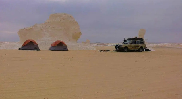 White Desert Camp, Book Hotel Hoteller i Giza Governorate med parkering, Parkering