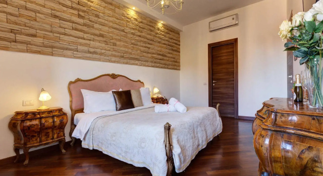 Little Rhome Suites