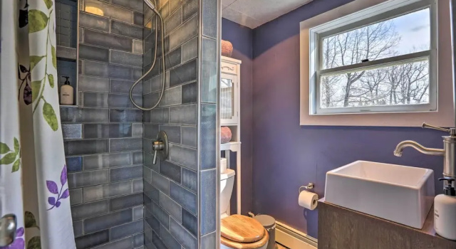 Коттедж Remodeled Lake Cabin, Stunning Mtn View, New Patio