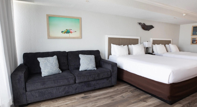 Четырёхместный номер Standard Dolphin Sands Clearwater Beach, an Ascend Collection Hotel