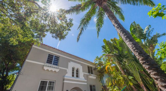 L’Etoile Apartments Part of the Oasis Casita Collection