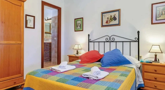 Cortijo Urdiales in Frigiliana, Забронировать Вилла Отели Торрокс с парковкой, Парковка