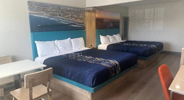Четырёхместный номер Standard Super 8 by Wyndham Oceanside Downtown