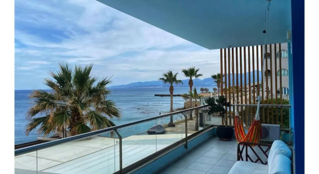 Апартаменты с видом на море Med Sea Suites