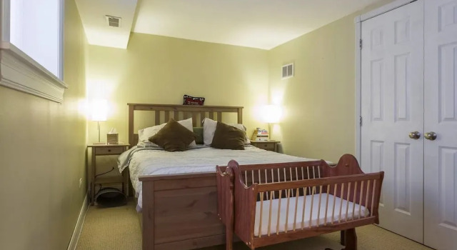 Spacious Split-level Apartment - Great for Groups
