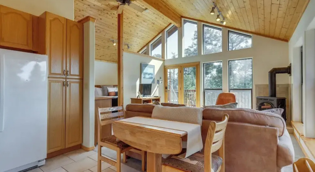 Mtn-view Deck: Cabin Getaway in Angel Fire, Varaa Huoneisto Angel Fire 