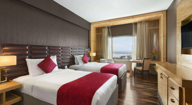 Одноместный номер Premium с видом на озеро Ramada by Wyndham Alleppey