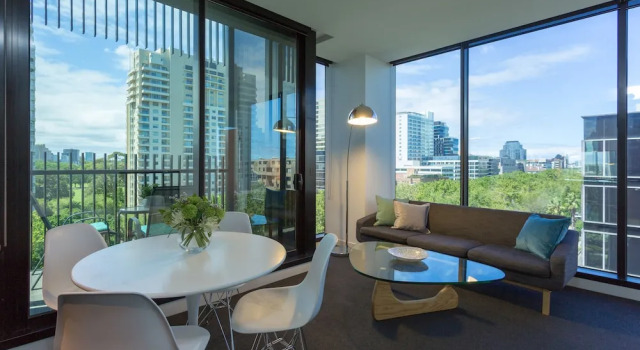 Апартаменты Luxury с 2 комнатами с балконом и с видом на город Wyndel Apartments St Kilda Views