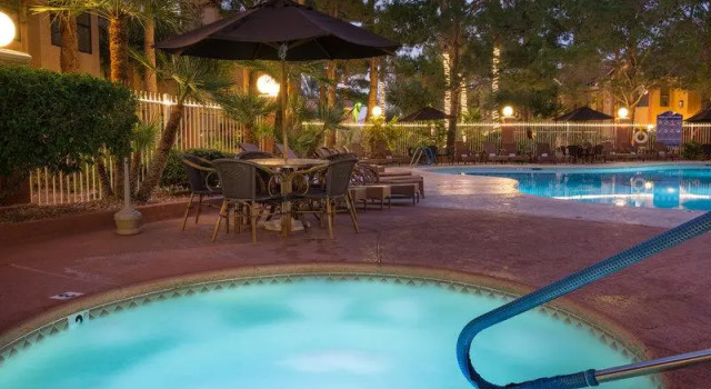 Полулюкс Westgate Flamingo Bay Resort