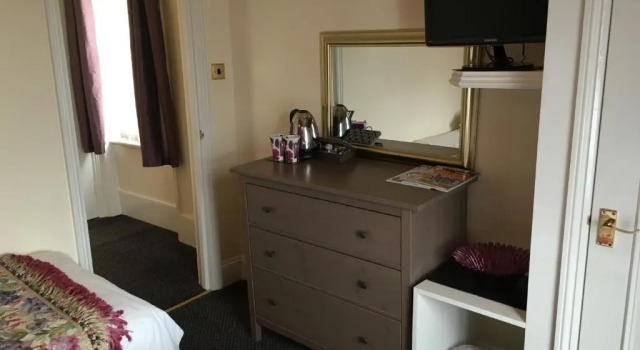 Atlanta Guest House, Забронировать Гостевой дом Истборн 
