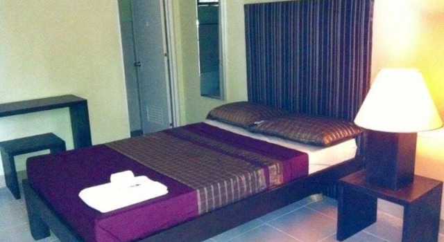 Monti's Place Dine & Bed