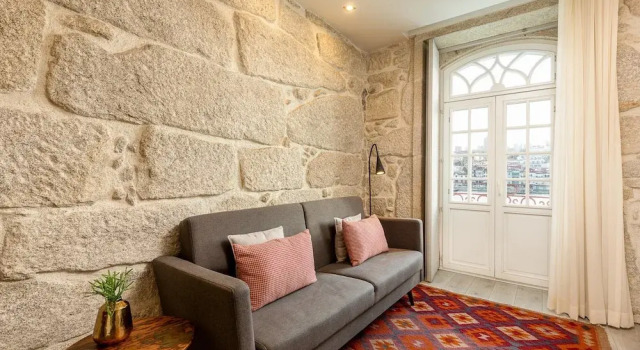 Stylish River View Apartment in Porto