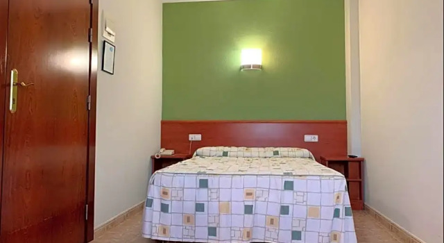 Área 99, Book Hotel Hotels in Estella with Parking, Parking