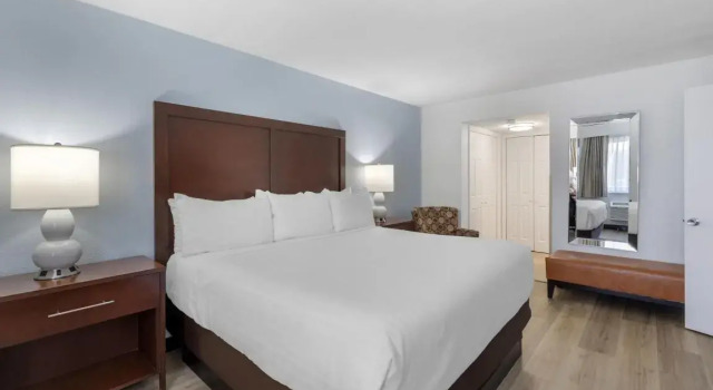 Люкс Best Western Palm Beach Lakes