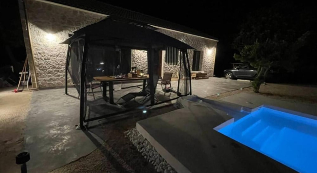 Вилла Villa with pool in Pelekas near the beach
