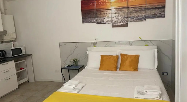 1-Tourist House Bologna-Cefalonia, Забронировать Отель Болонья провинция Болонья, рядом с Башня Гарисенда