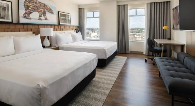 Четырёхместный номер Standard с видом на город The Bidwell Marriott Portland