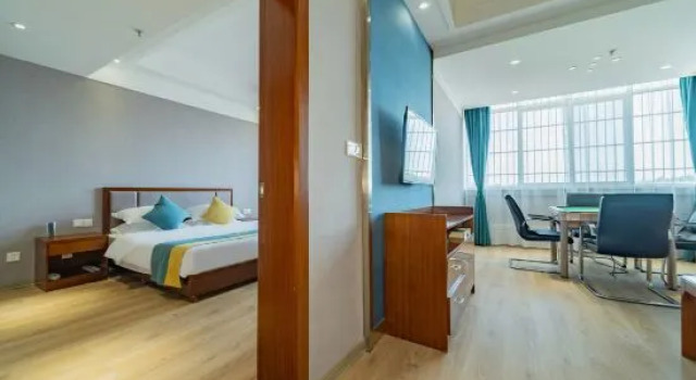Люкс Deluxe Manbo Hotel (Yichang Wuyue Plaza actually Home Store)