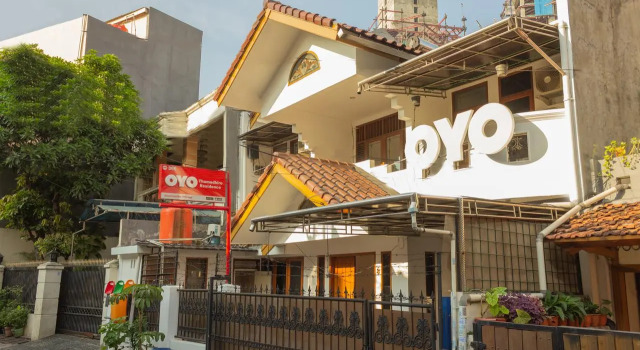 OYO 366 Thamadhiro Residence