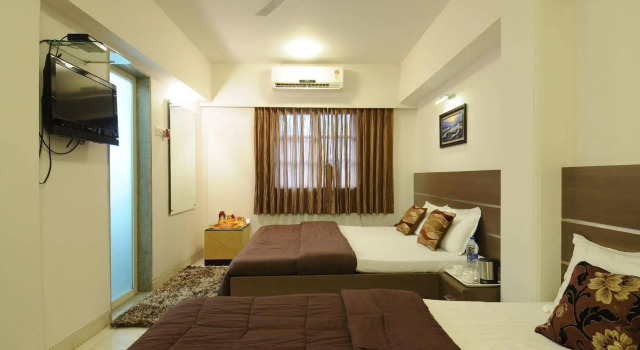 Hotel Crystal, 预订 酒店 Kemps Corner 孟买