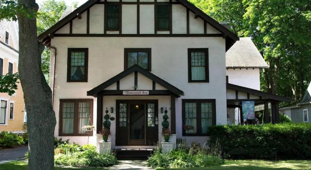 Rosewood Inn, Забронировать Отель Корнинг штат Нью-Йорк, рядом с Rockwell Museum of Western Art