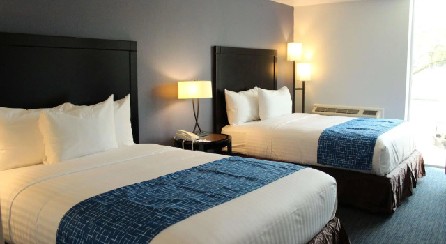 Четырёхместный номер Standard Travelodge by Wyndham Water’s Edge Hotel - Racine