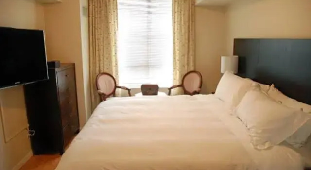 Toronto Luxury Accommodations - University Plaza, Varaa Hotelli Toronto 