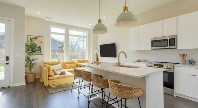 Коттедж Sleeps 24! 3 Modern 4bdr Townhomes w/ Covered Patios Nashville Group Retreat