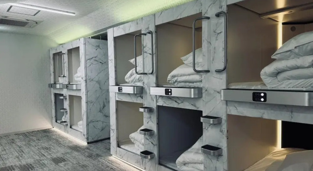 Кровать в общем номере (женский номер) Capsule Hostel Beppu Tower