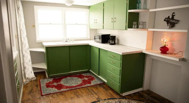 Rustic 2 Bedroom Boho Apartment, Забронировать Апартаменты/квартира Апартаменты Ларами, рядом с Matthew Shepard Memorial, Апартаменты/квартира