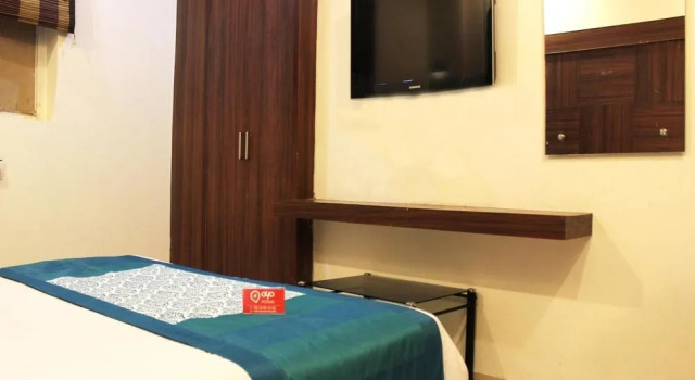 Oyo 2373 Hotel D Inn