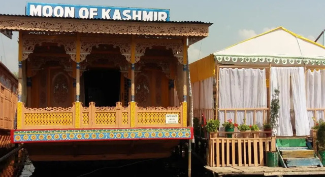 Houseboat Moon of Kashmir, Забронировать Отель Сринагар Jammu & Kashmir Ski