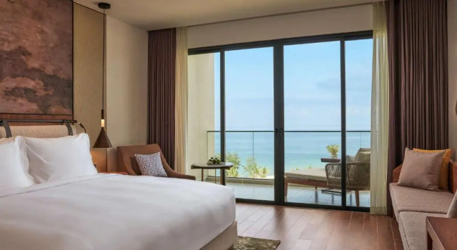 Двухместный номер Superior с балконом и с видом на море Курортный отель Mövenpick Resort Waverly Phu Quoc