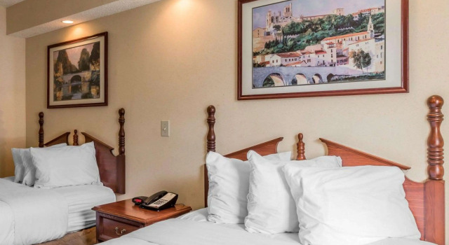 Четырёхместный номер Standard Rodeway Inn Sylacauga Hwy 280