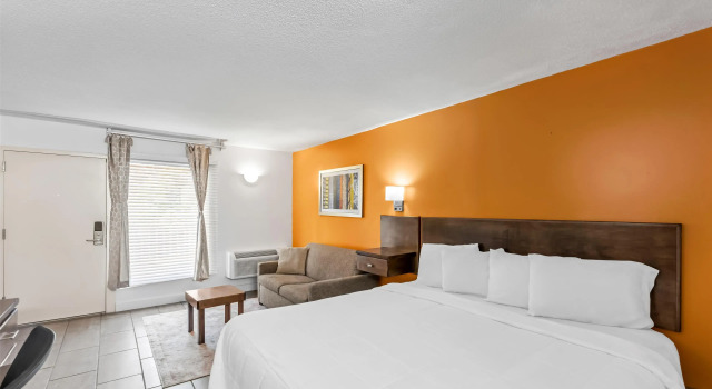 Люкс Americas Best Value Inn & Suites Williamstown