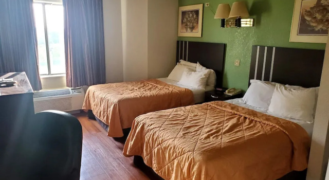 Четырёхместный номер Standard Pleasant Stay Inn & Suites