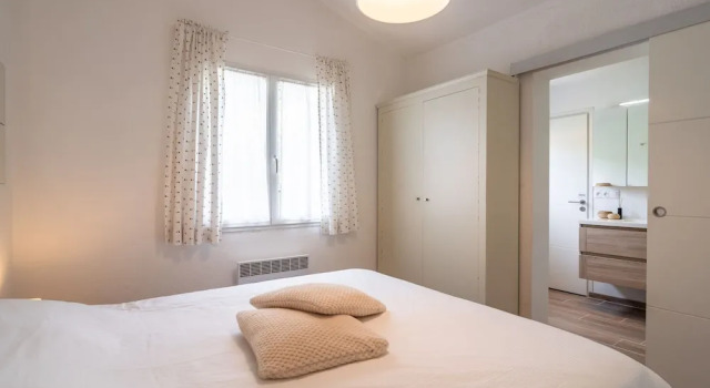 Villa in Pouzols With Private Pool & Vineyards, Boek Villa Vakantiehuizen in Aude, Cottage